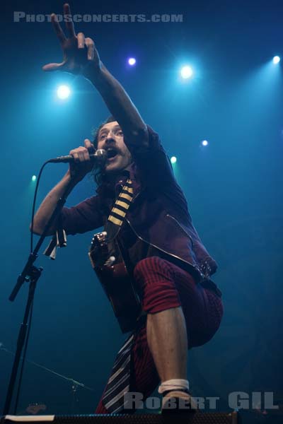 GOGOL BORDELLO - 2008-04-20 - PARIS - Zenith - Evgeny Aleksandrovitch Nikolaev Simonov